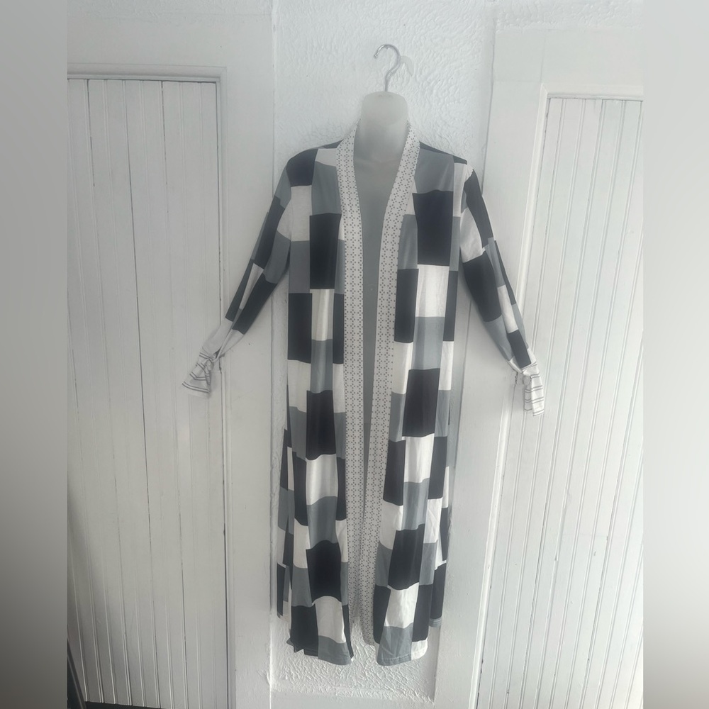Black and White Geometric Long Cardigan